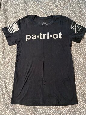 Grunt Style Black "Patriot" Graphic Tee - Size Small